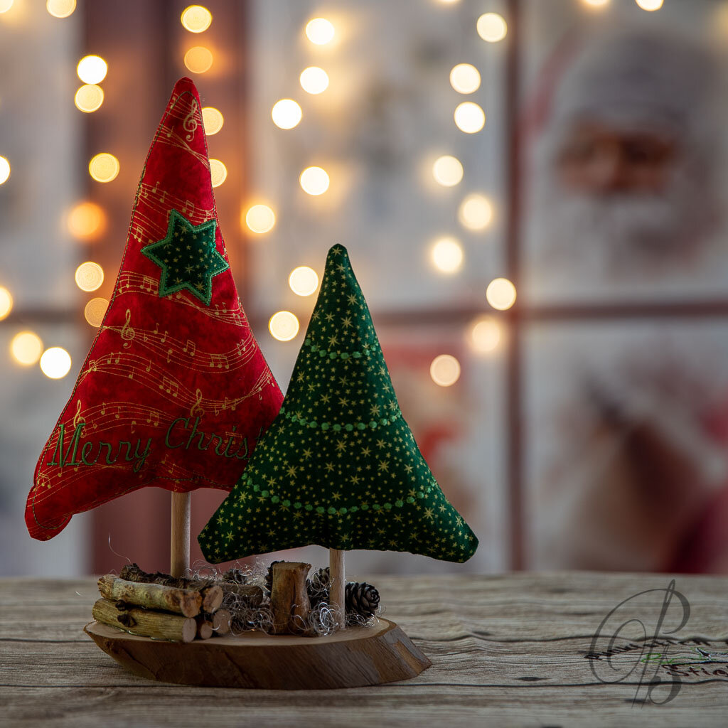 Weihnachtsdeko Tannenbäumchen Holzstapel, 38,00