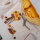 Kinderkleid „Herbst“ mit langen Ärmeln, Kapuze und Herbststickerei / Einzelstück